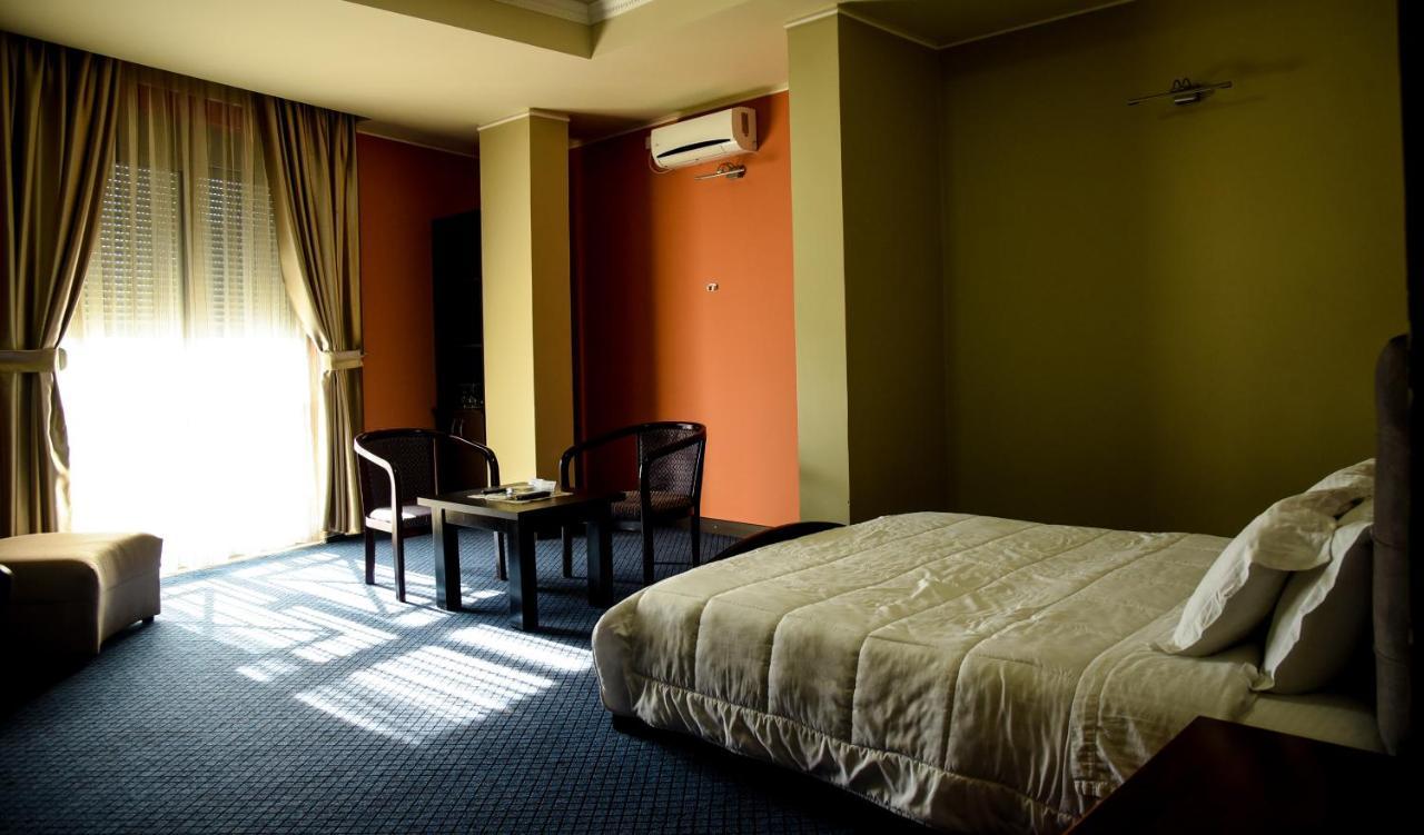 Imperial Hotel Ih เอลบาซาน ภายนอก รูปภาพ