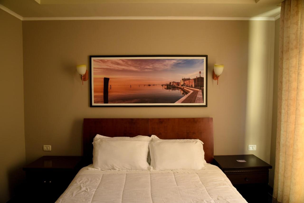 Imperial Hotel Ih เอลบาซาน ภายนอก รูปภาพ