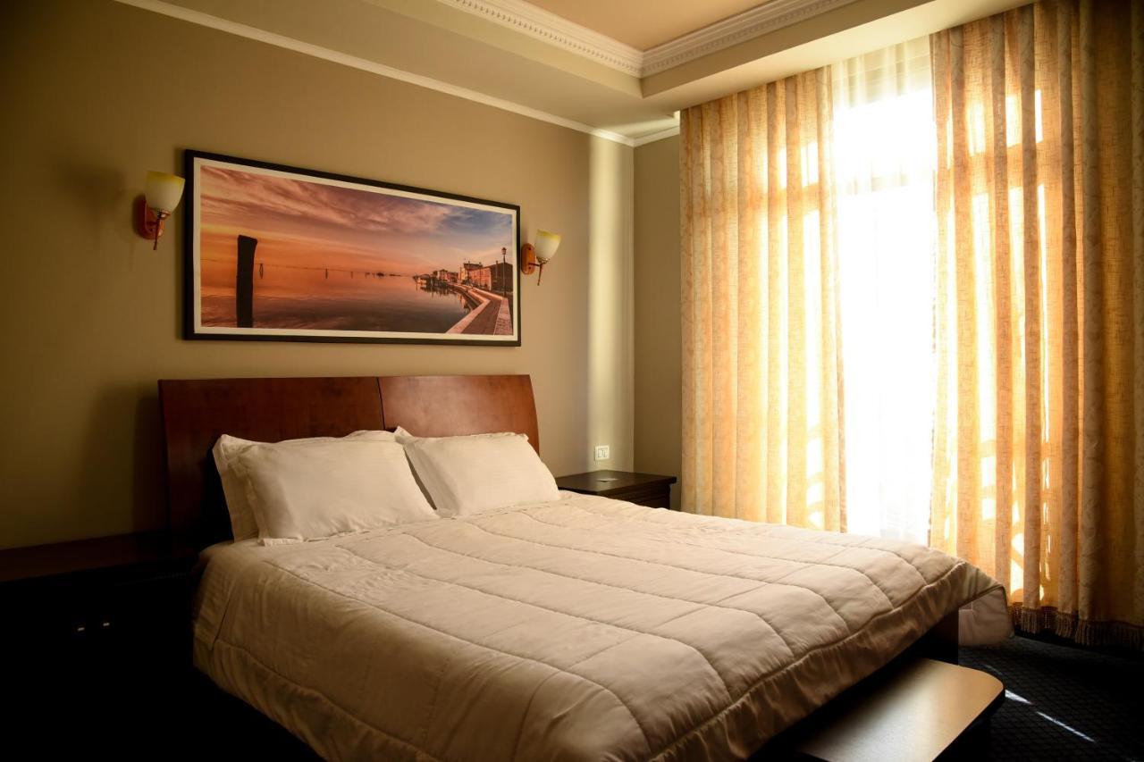 Imperial Hotel Ih เอลบาซาน ภายนอก รูปภาพ