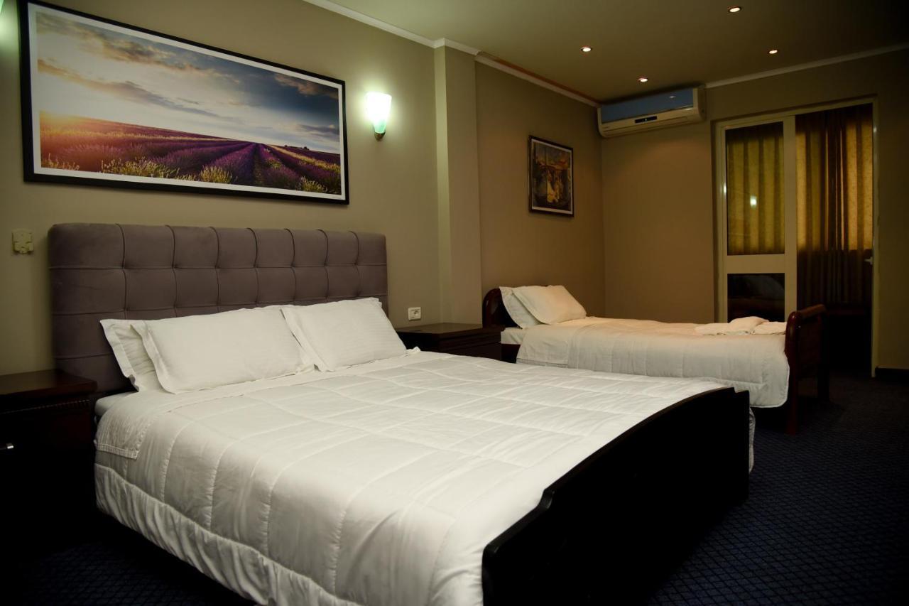 Imperial Hotel Ih เอลบาซาน ภายนอก รูปภาพ