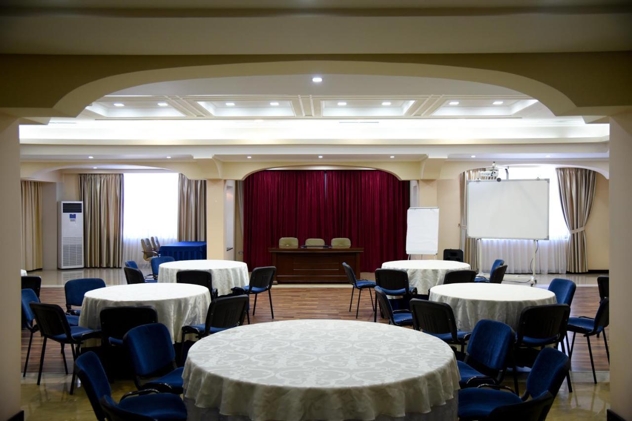 Imperial Hotel Ih เอลบาซาน ภายนอก รูปภาพ