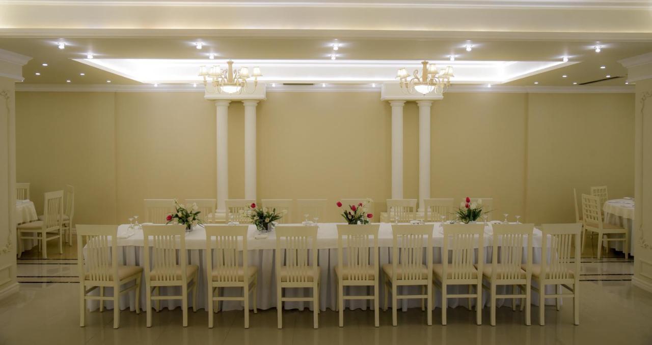 Imperial Hotel Ih เอลบาซาน ภายนอก รูปภาพ
