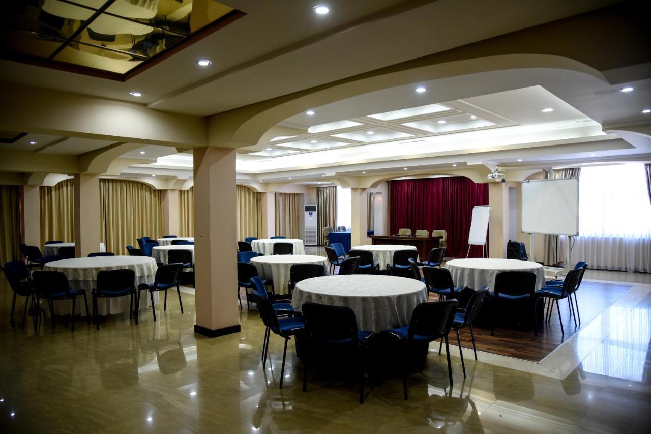 Imperial Hotel Ih เอลบาซาน ภายนอก รูปภาพ