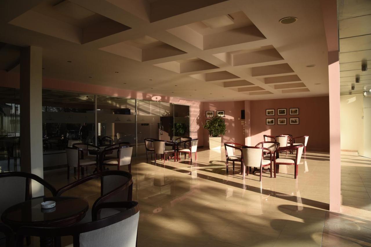 Imperial Hotel Ih เอลบาซาน ภายนอก รูปภาพ