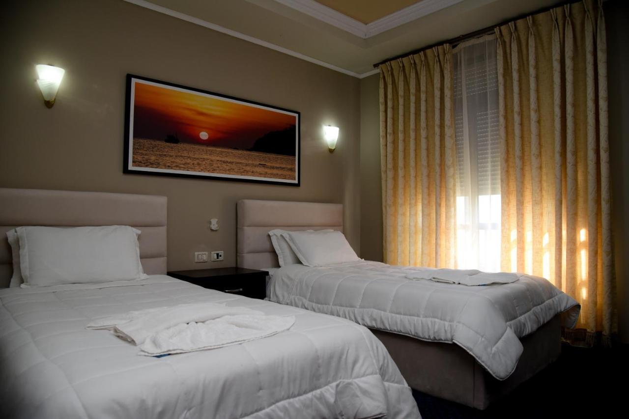 Imperial Hotel Ih เอลบาซาน ภายนอก รูปภาพ