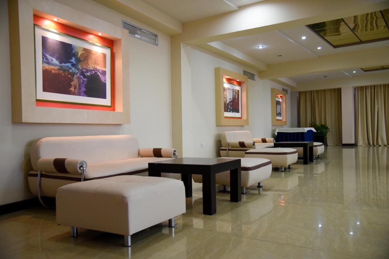 Imperial Hotel Ih เอลบาซาน ภายนอก รูปภาพ