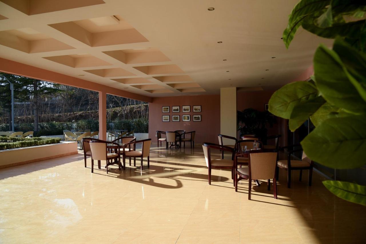 Imperial Hotel Ih เอลบาซาน ภายนอก รูปภาพ