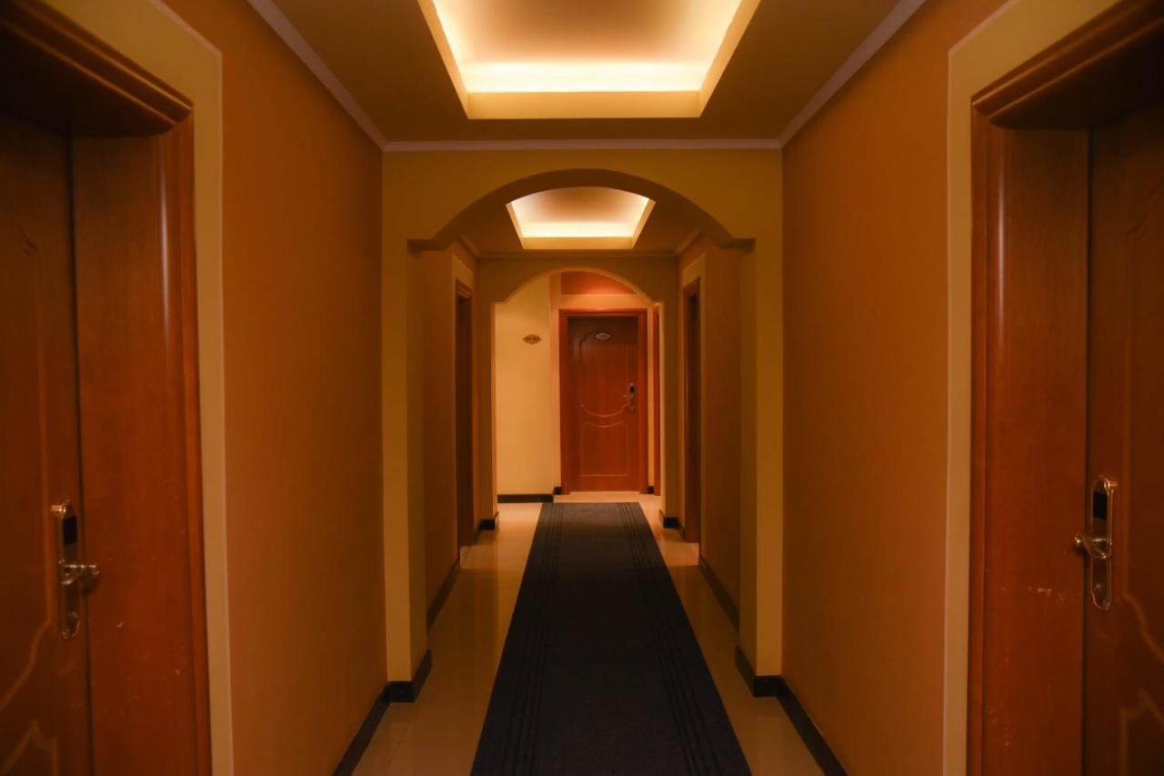 Imperial Hotel Ih เอลบาซาน ภายนอก รูปภาพ