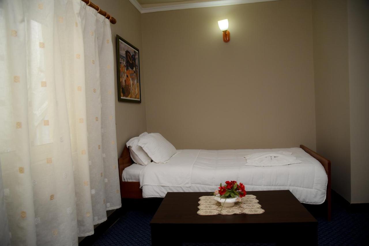 Imperial Hotel Ih เอลบาซาน ภายนอก รูปภาพ