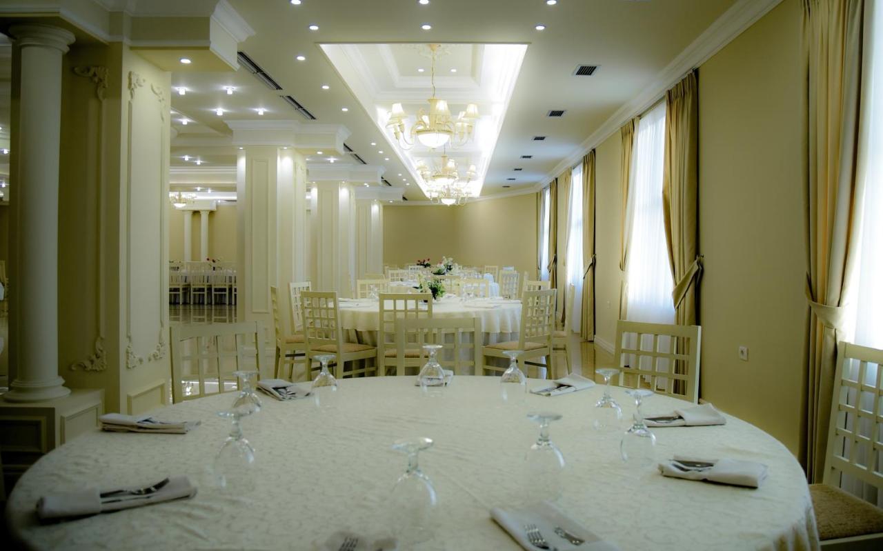 Imperial Hotel Ih เอลบาซาน ภายนอก รูปภาพ